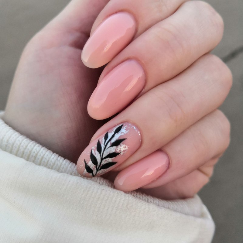 Маникюр овпл ные ногтт