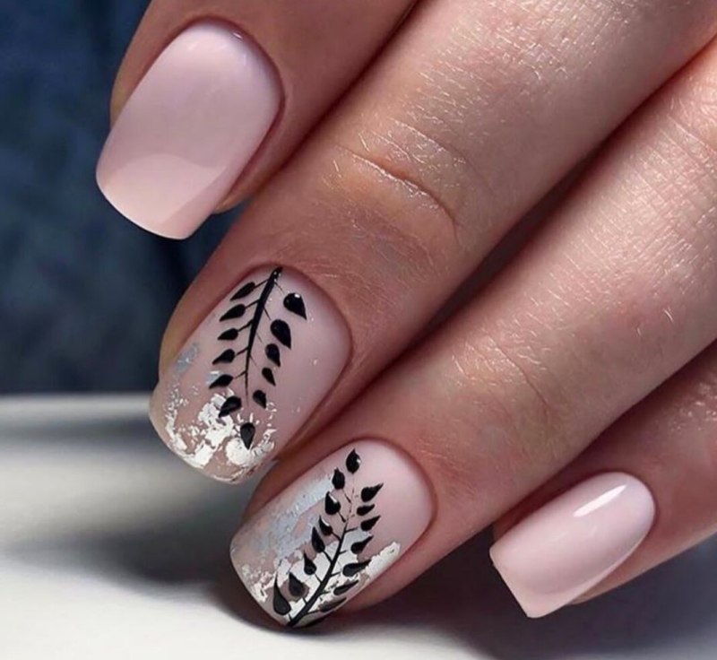 Веточки на ногтях