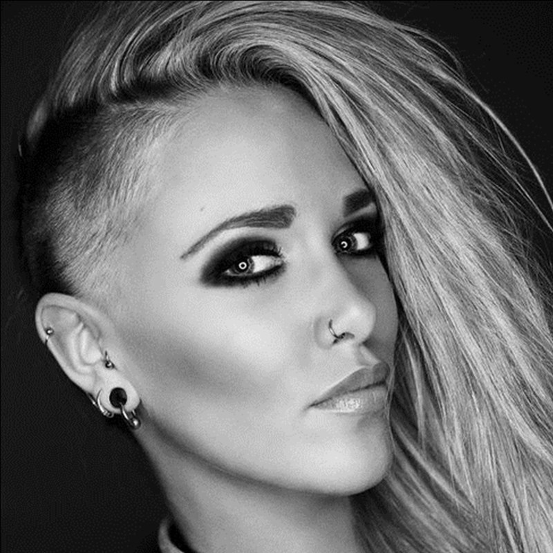 Причёски со сбритым боком