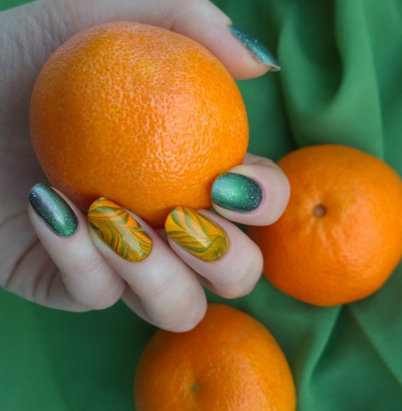 Маникюр с апельсином