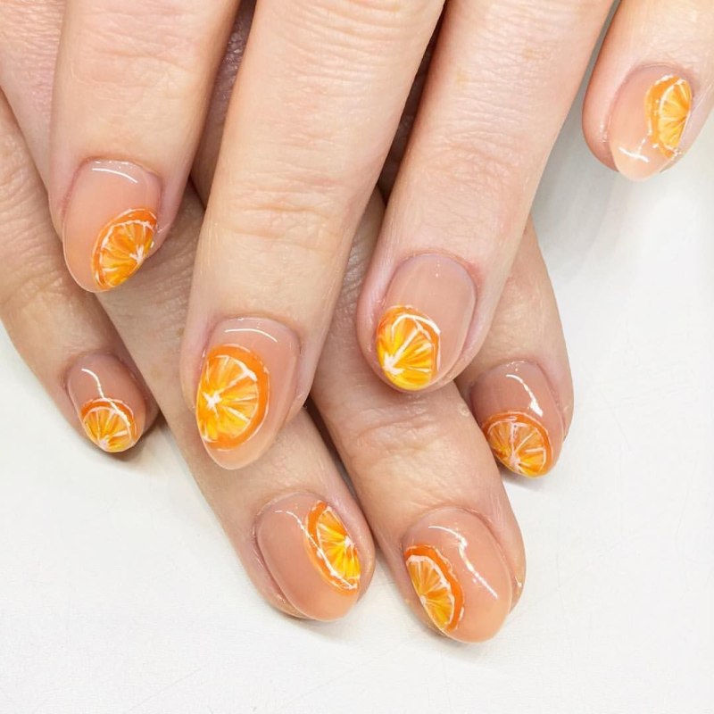 Маникюр с фруктами