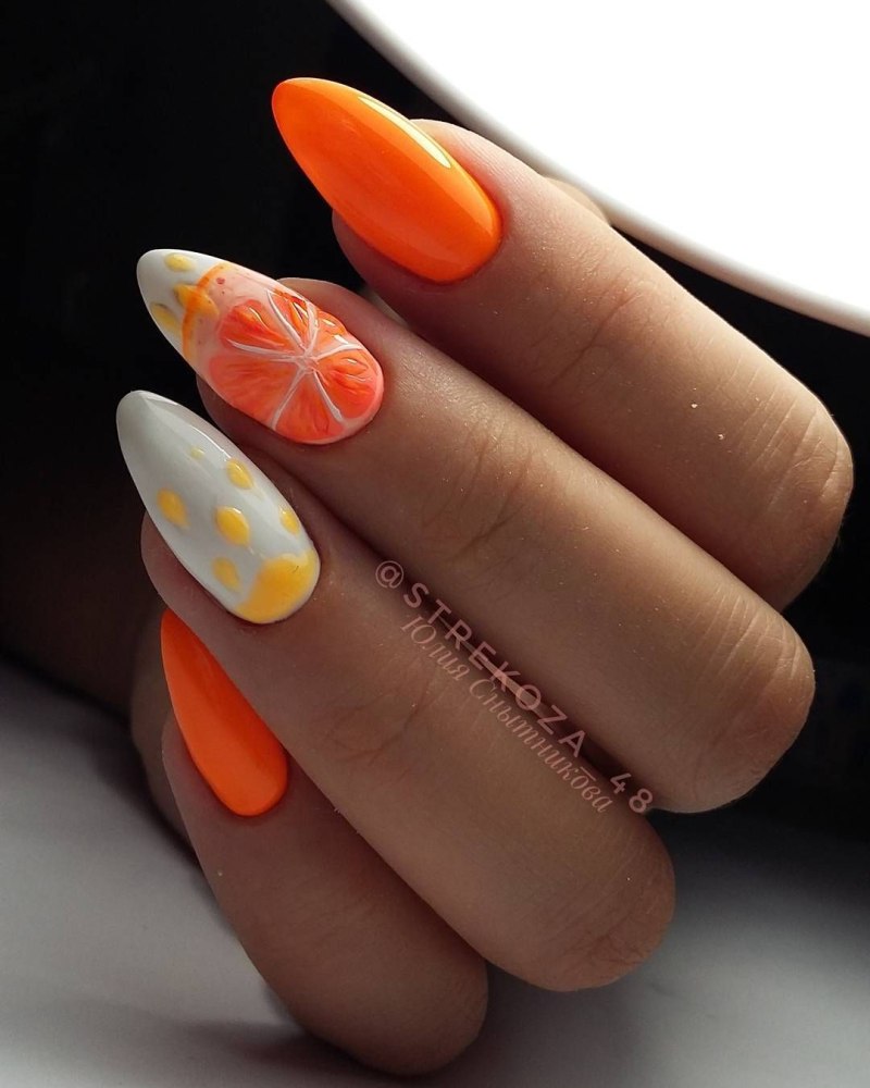 Маникюр с фруктами