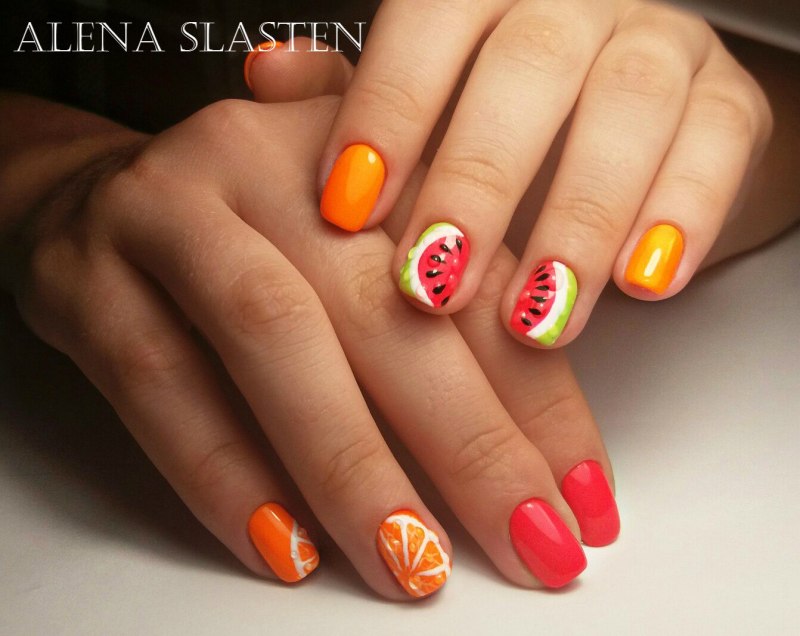 Оранжевый педикюр