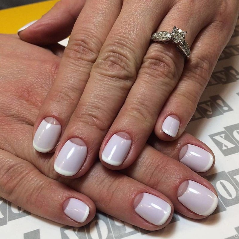 Маникюр с луной