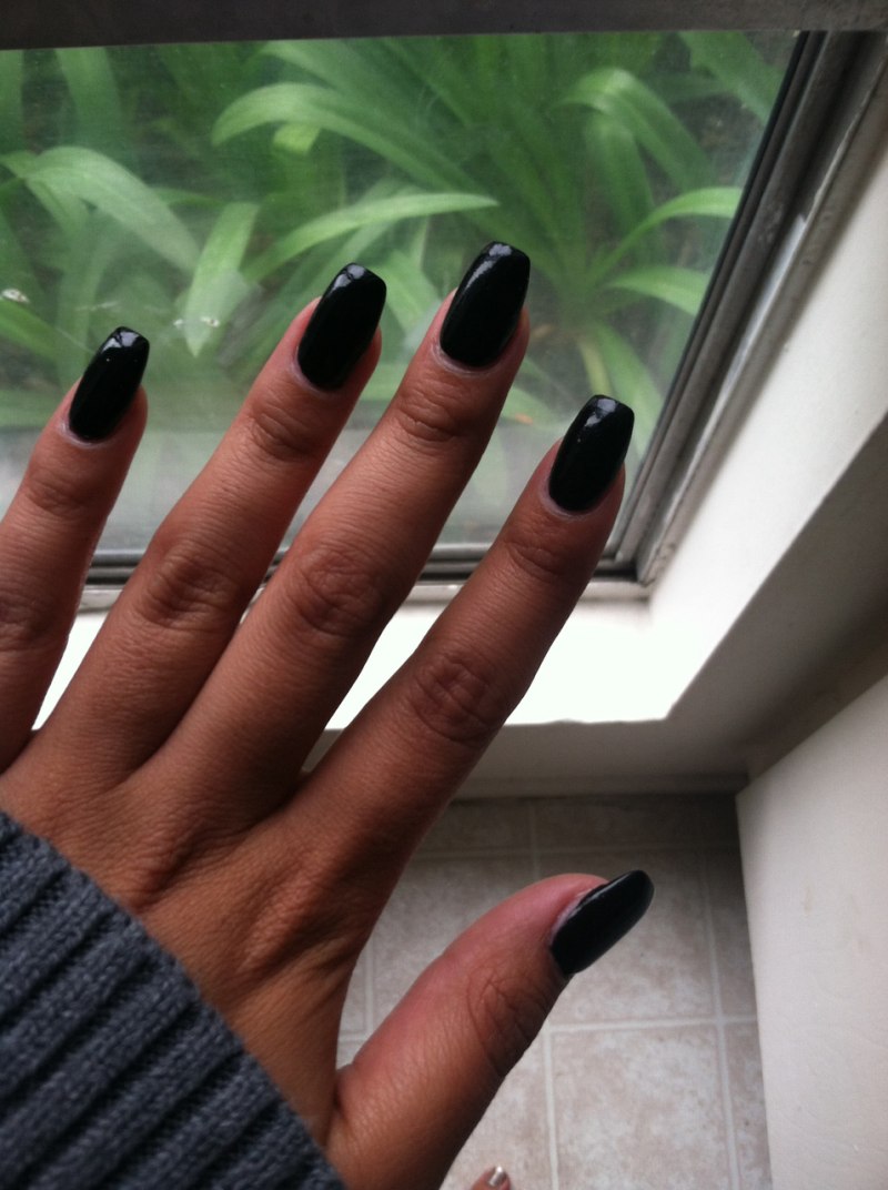 Черный маникюр на длинные квадратные ногти