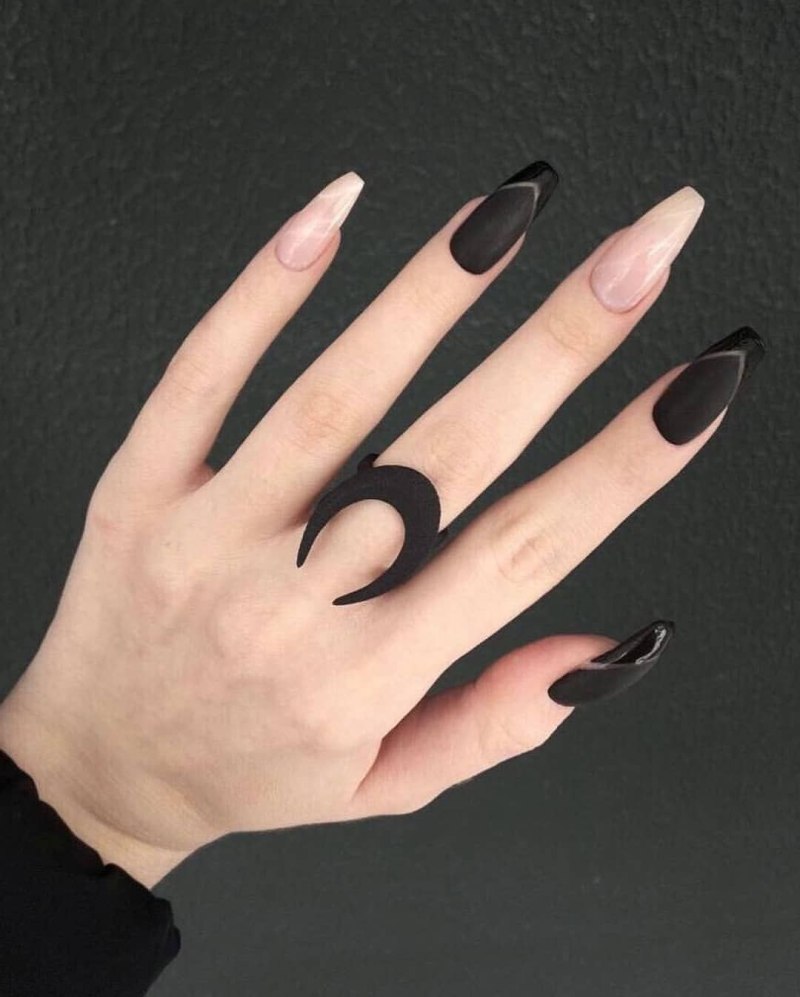 Чёрный маникюр на длинные ногти