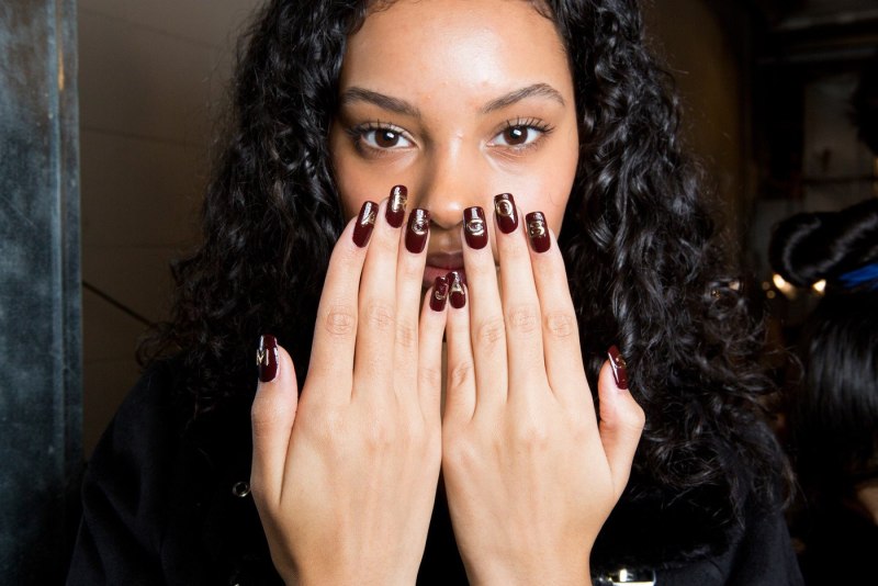 Черно белый маникюр на длинные ногти