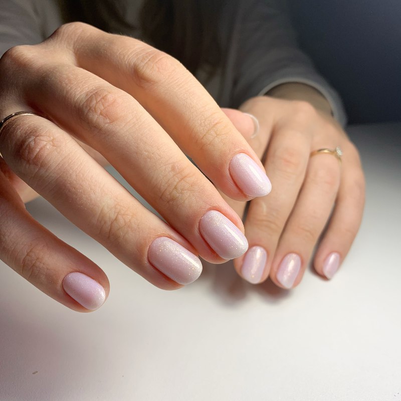 Розовые ногти