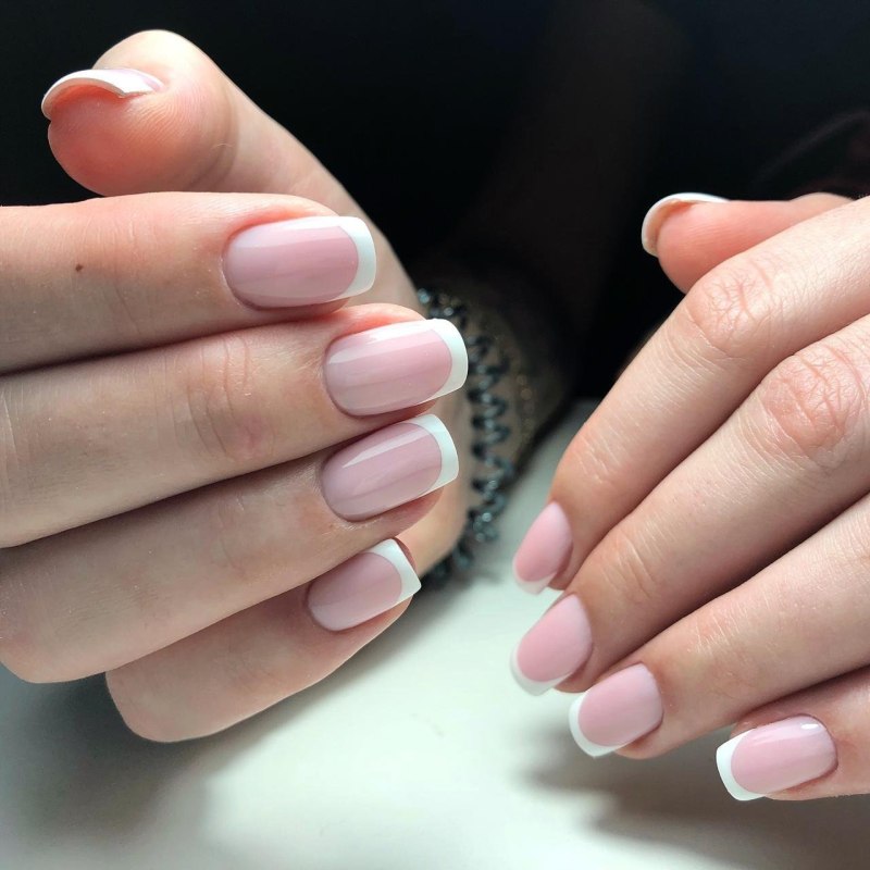 Однотонное покрытие ногтей