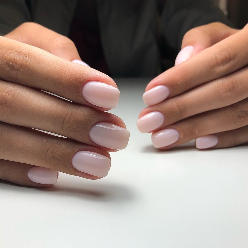 Маникюр классика однотонный