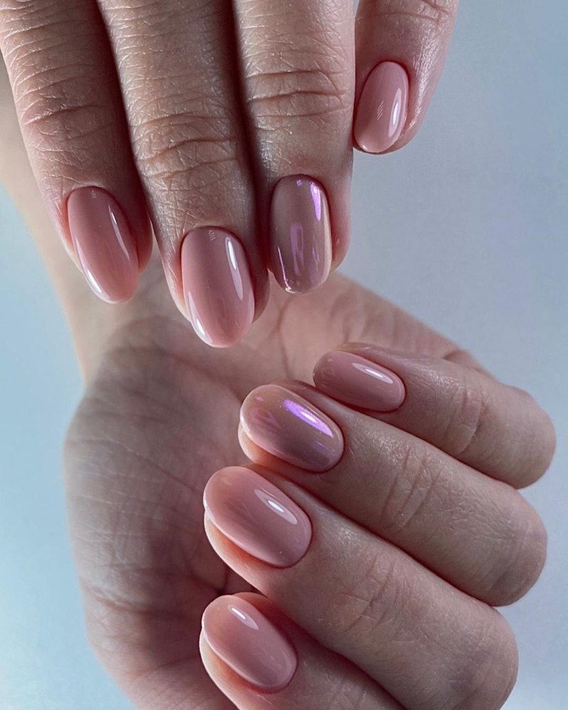 Натуральный маникюр на коротких ногтях