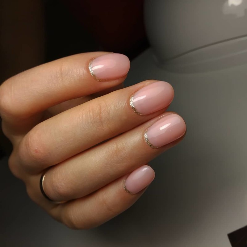 Маникюр однотонное покрытие