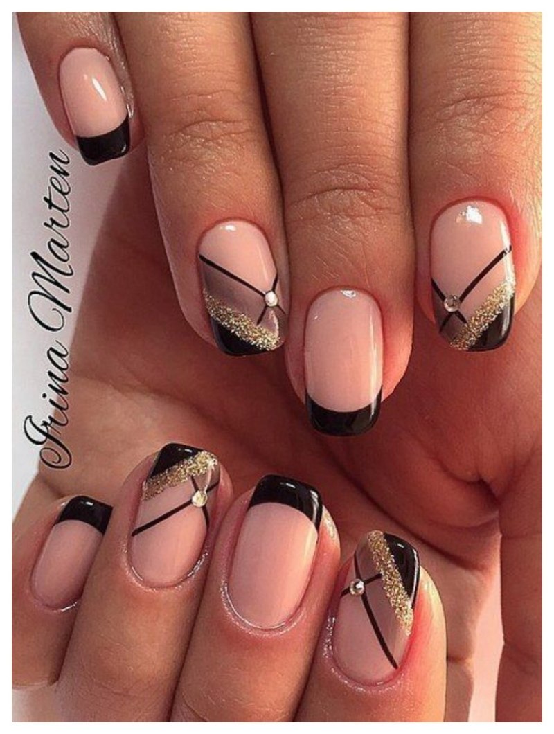 Красивый маникюр геометрия