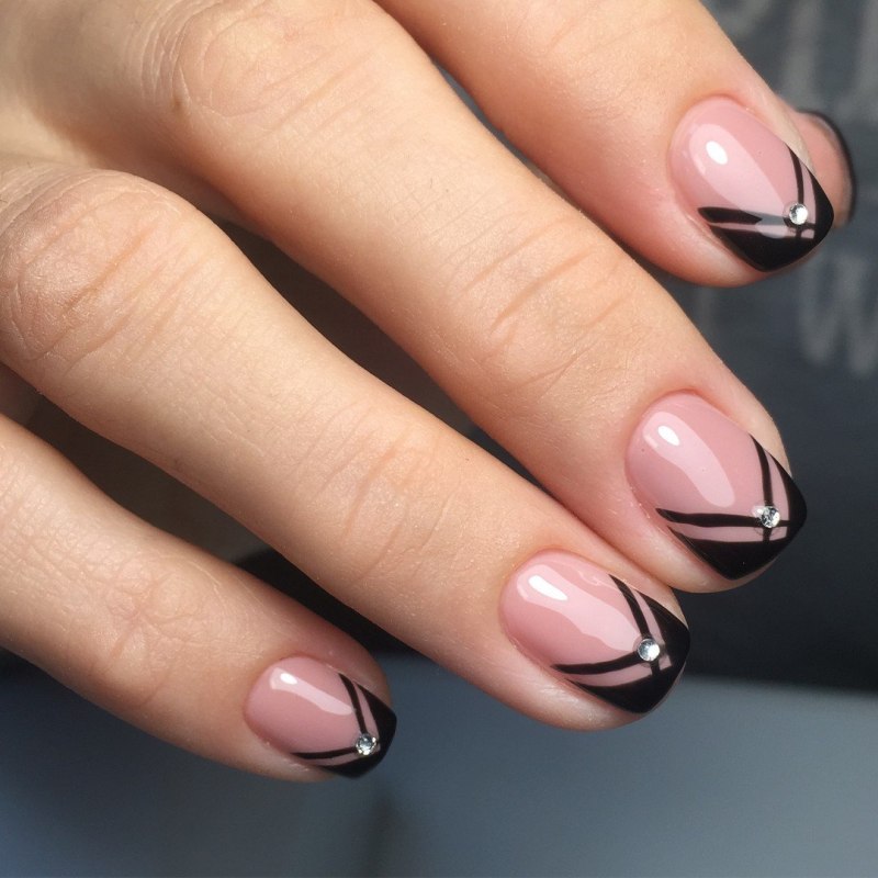 Геометрический маникюр