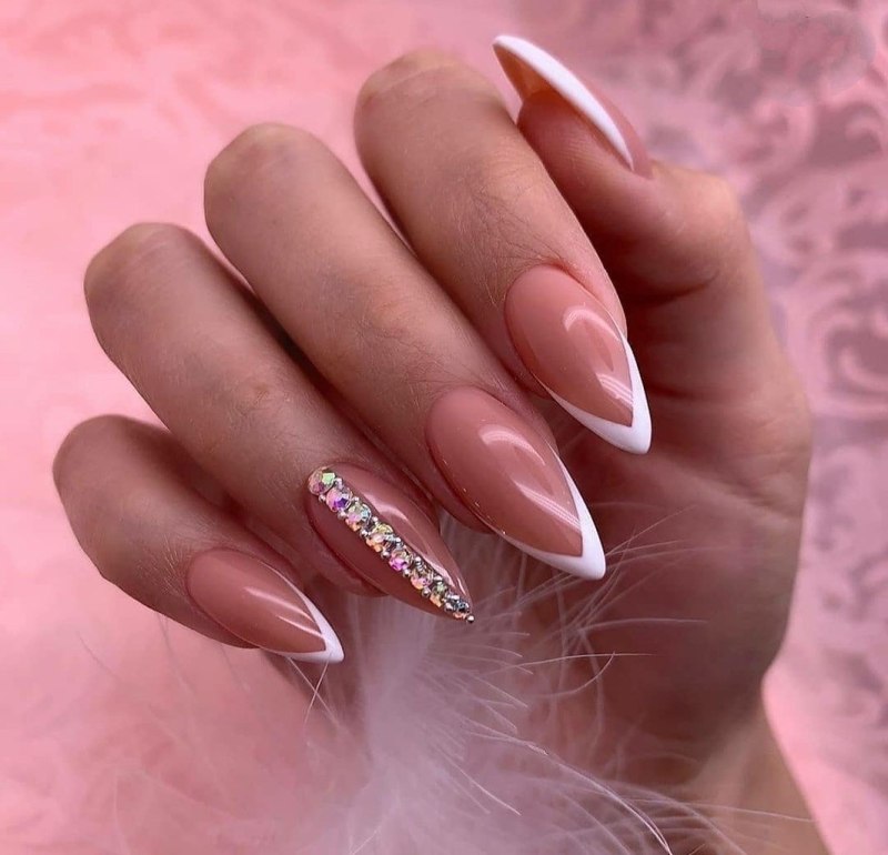 Матовый френч 2021 миндаль