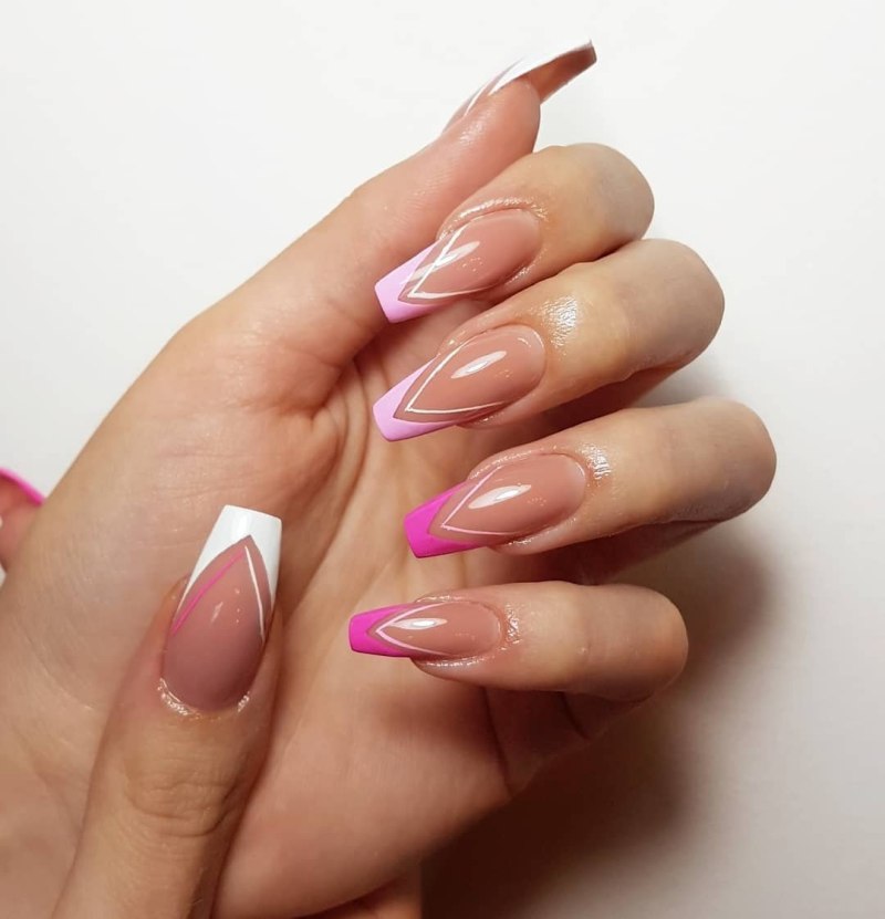 Винный маникюр 2020 матовый миндаль