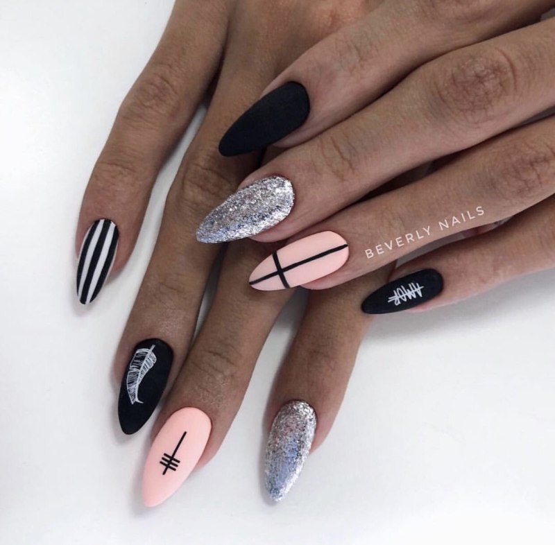 Manicure 2021 миндаль