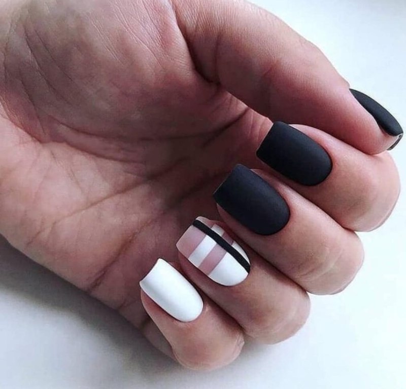 Длинные квадратные ногти черные