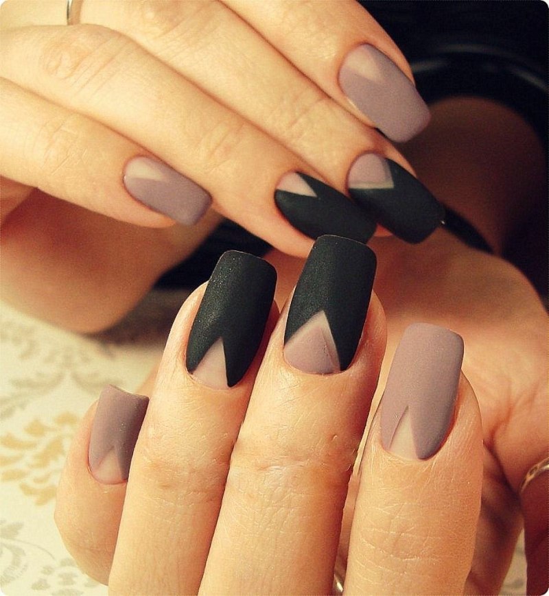 Ногти матовые бежевые