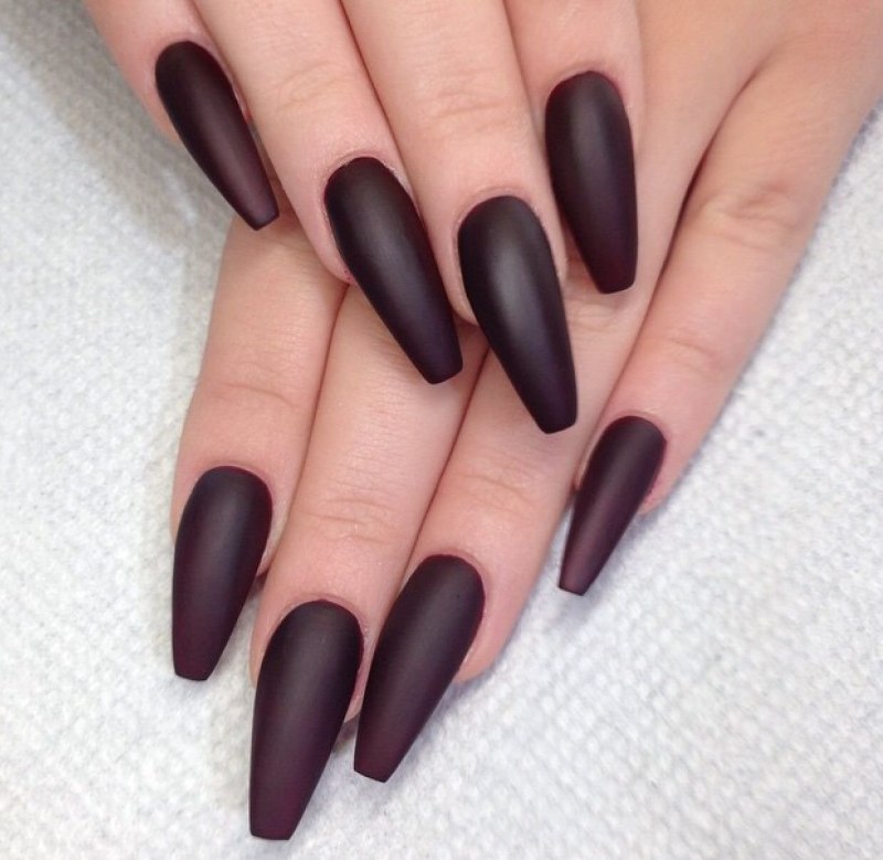 Мужские нарощенные черные ногти