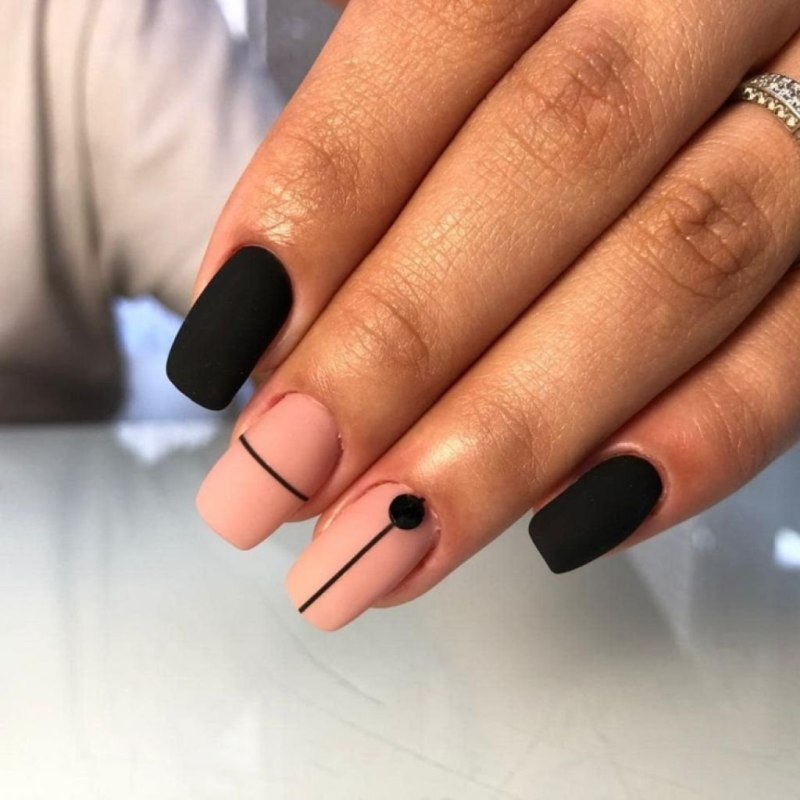 Черный матовый маникюр на длинные ногти