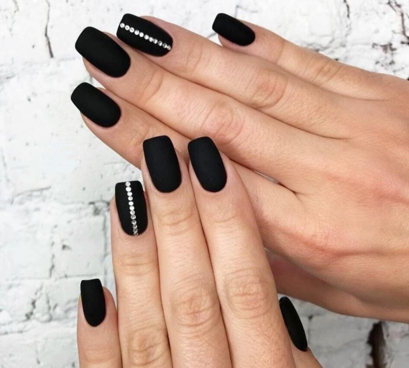 Белые матовые ногти