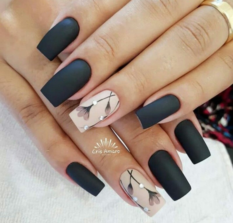 Черный маникюр на длинные квадратные ногти