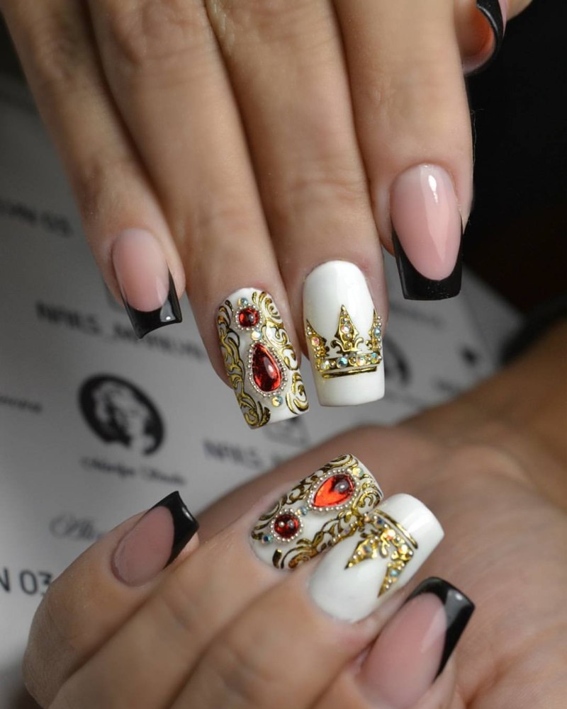 Маникюр с жидким камнем