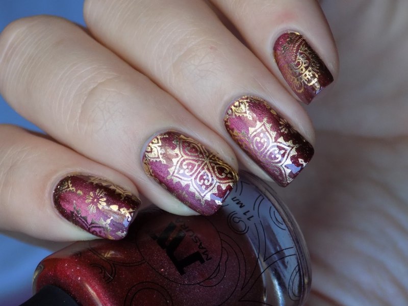 Королевский маникюр с золотом