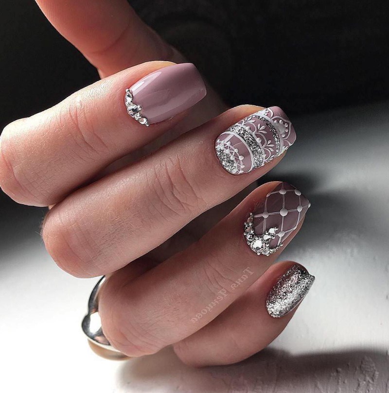 Маникюр осень 2021 блестящий