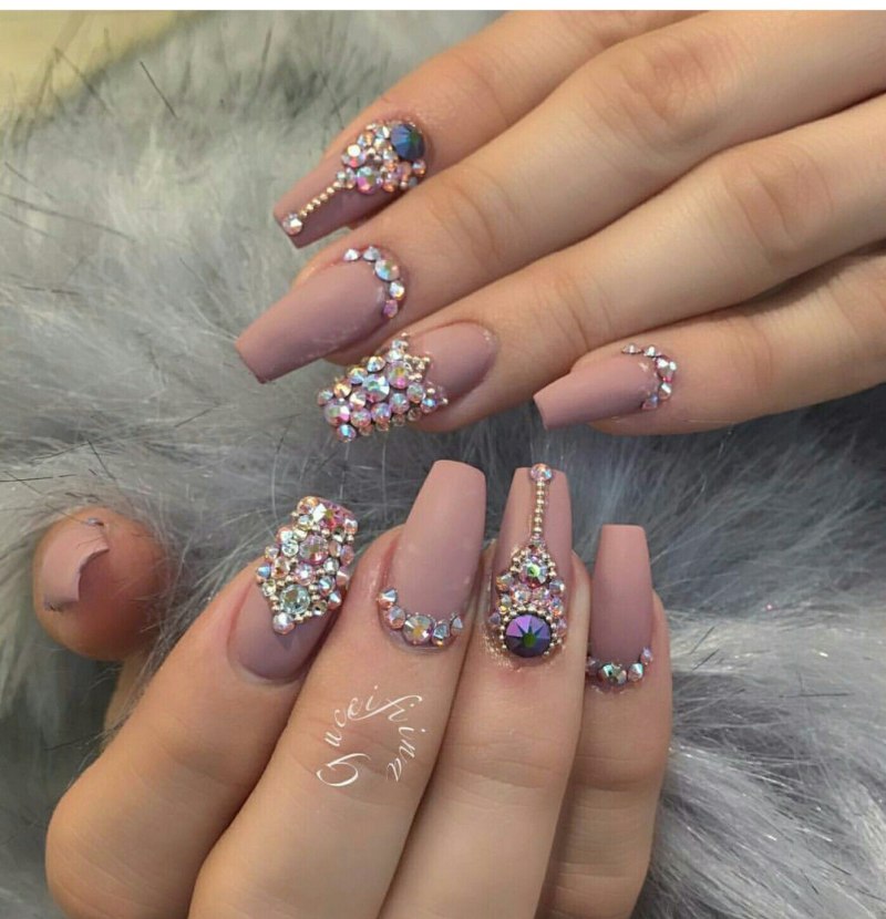 Королевский маникюр с золотом