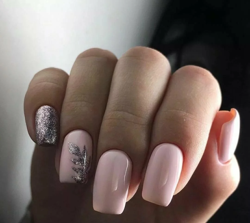 Пудровый маникюр