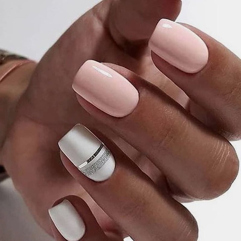 Белый маникюр на короткие ногти