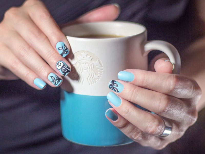 Маникюр с кружкой