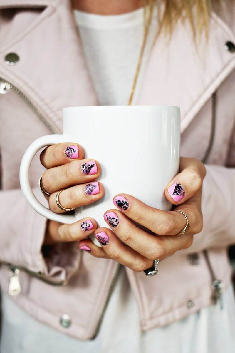 Маникюр с кружкой