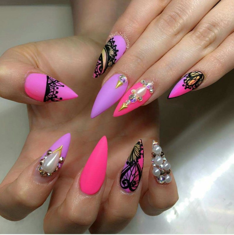 Ногти острые яркие