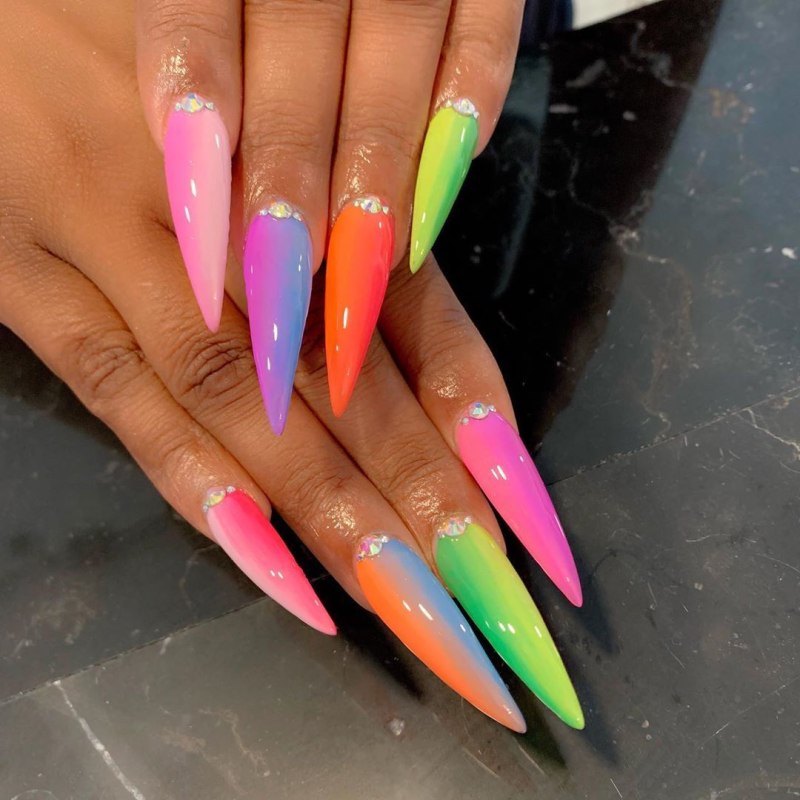 Ногти длинные острые яркие