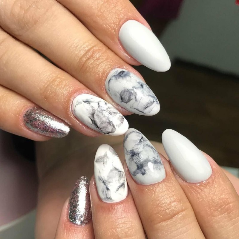 Мрамор на ногтях