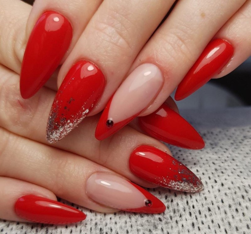 Красный маникюр на длинные