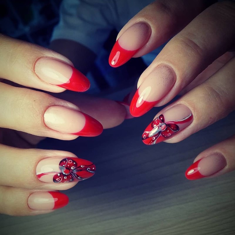 Красные миндальные ногти