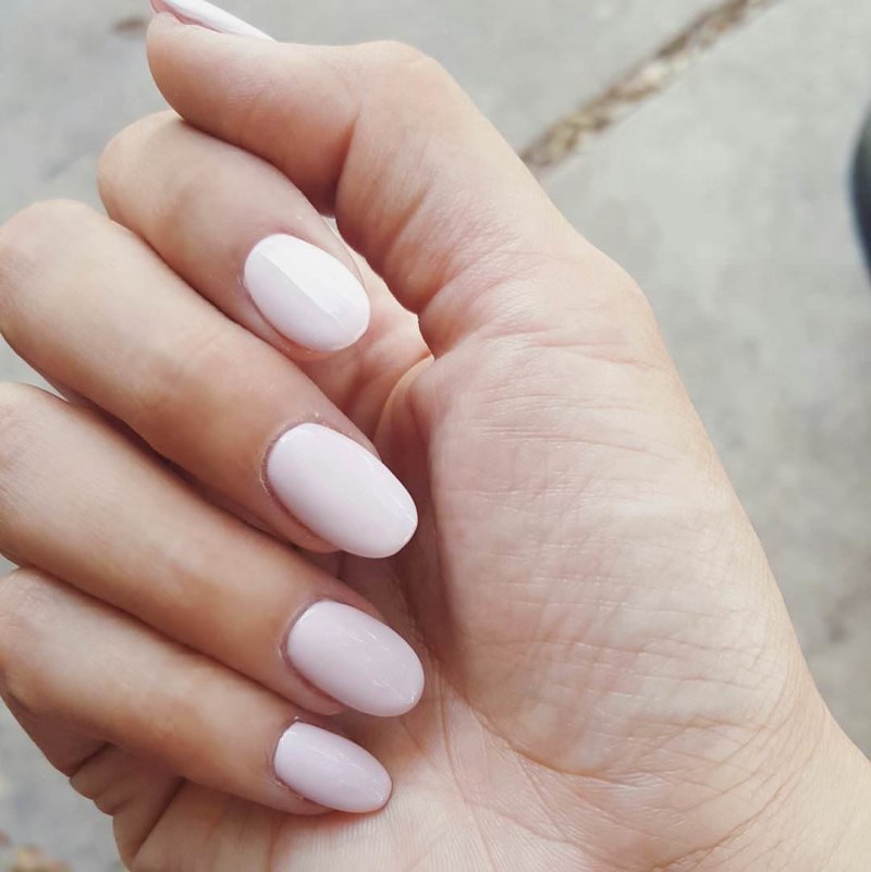 Маникюр на овальную форму ногтей