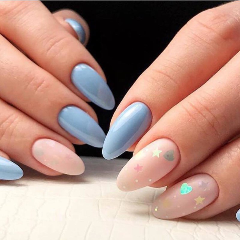 Голубые ногти