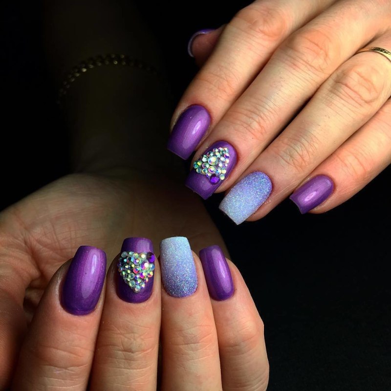 Сиреневые ногти
