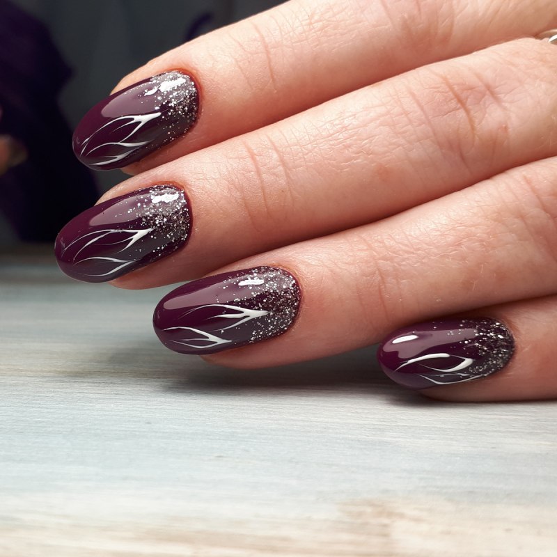 Нюдовый маникюр осень 2021