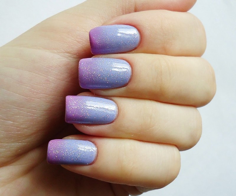 Градиентный маникюр розовый с фиолетовым