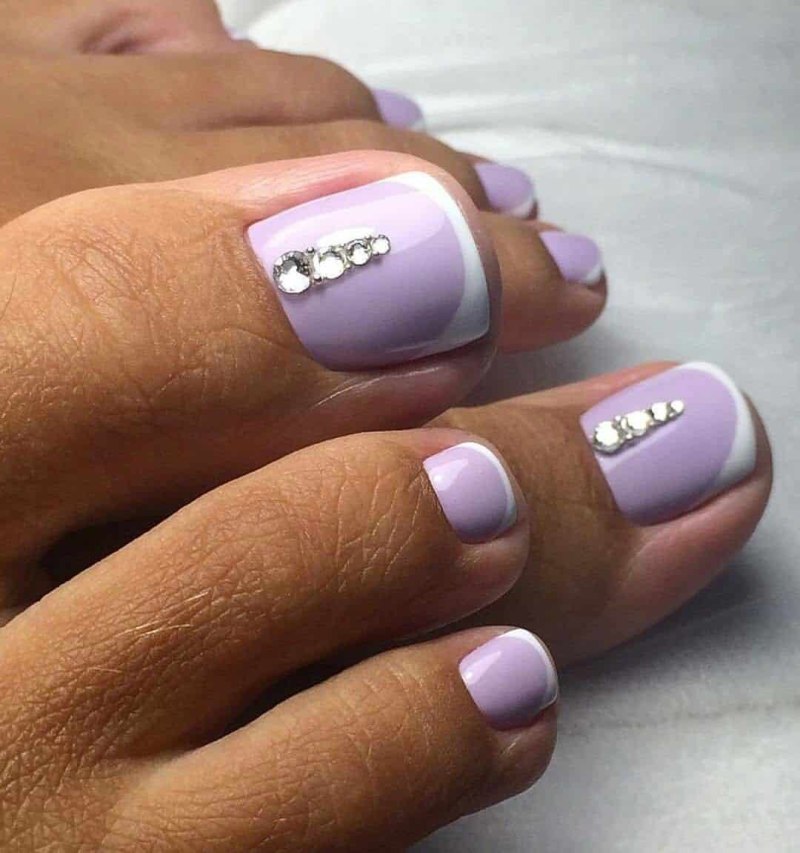 Фиолетовый маникюр и педикюр