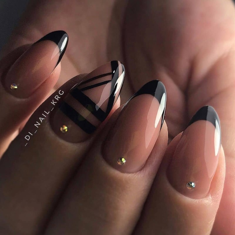 Острый миндаль черный френч