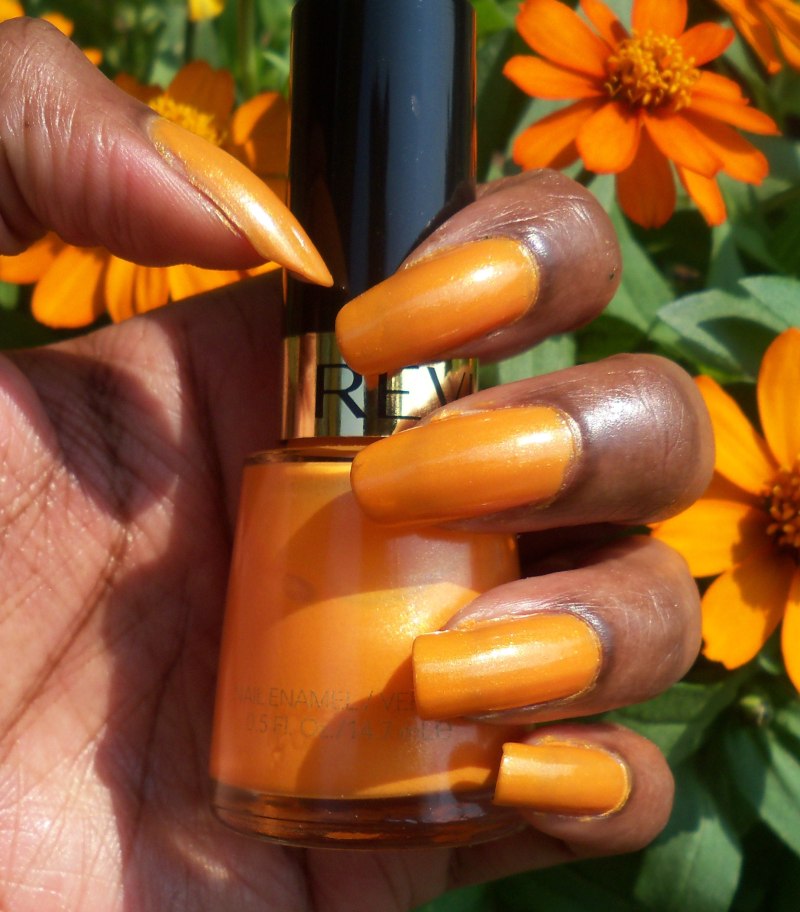 Модная форма ногтей