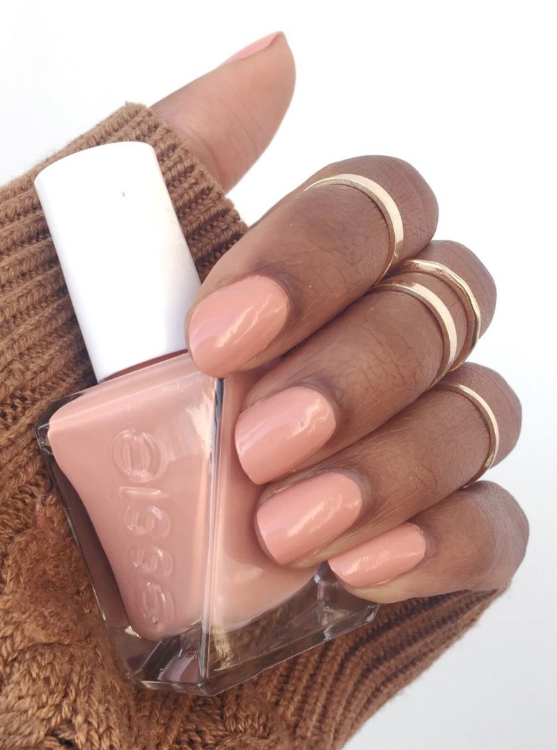 Маникюр для бледной кожи