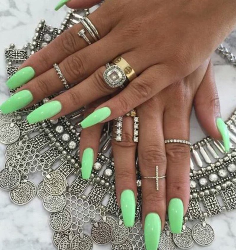 Розовая втирка для ногтей